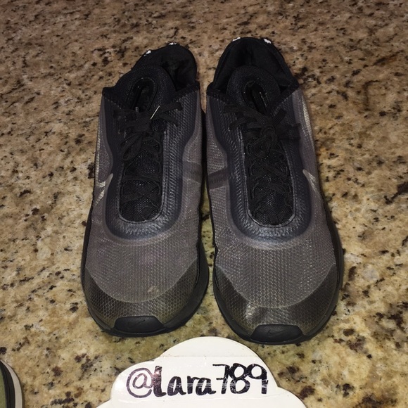 nike air max 2090 black wolf grey